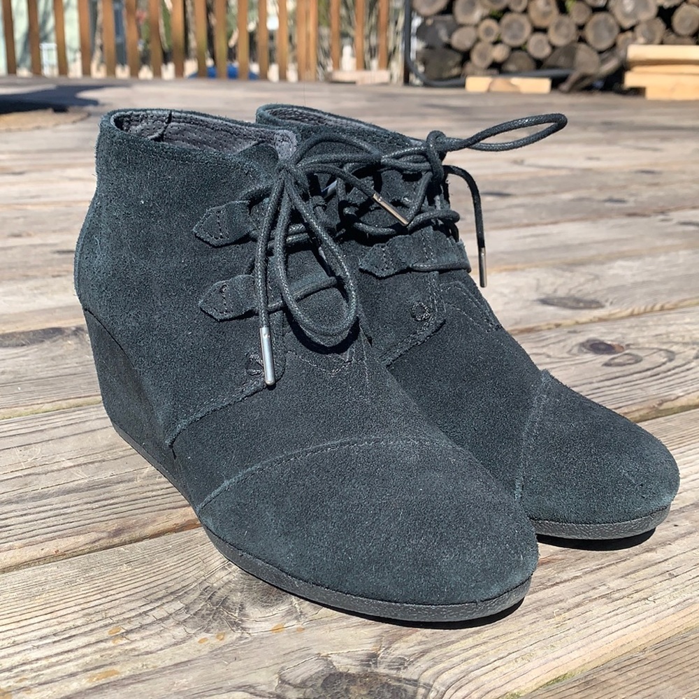 Toms Black Wedge Booties Size 10